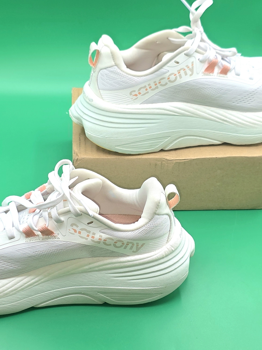 Size 7.5 - Saucony Hurricane 24 White Foam W